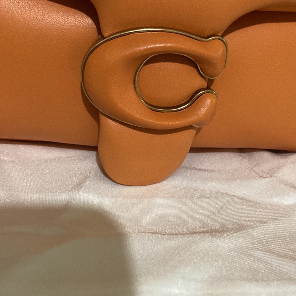 Coach Tabby 26 shoulder bag in Candied pillow leather - Picture 7 of 16